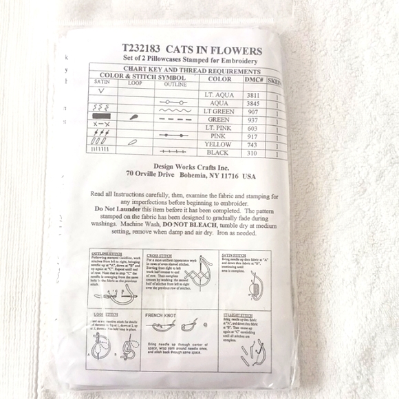 Design works Cats in flowers stamped for embroidery pillowcases - Picture 2 of 2